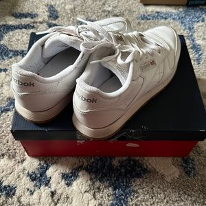 Reebok Leather Women’s Shoes Size 9